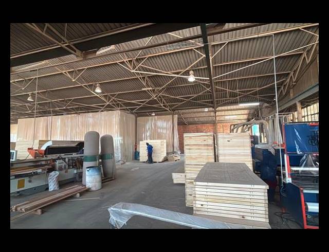 3,000M² WAREHOUSE TO LET IN ANDERBOLT